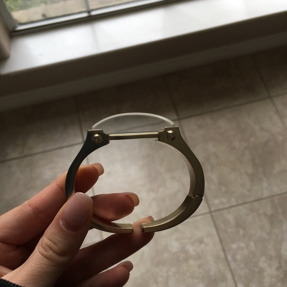Kendra Scott bracelet